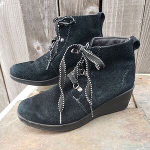 Eddie Bauer Suede Wedge Ankle Boot Black Size 6